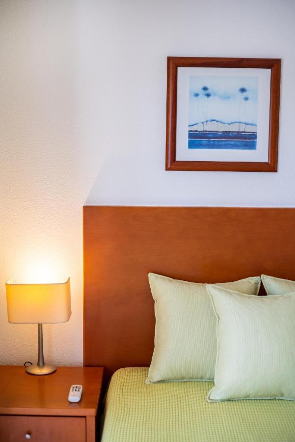 Host Wise - Bright Cozy Flats W Terrace & Pool Lägenhet Quarteira Exteriör bild