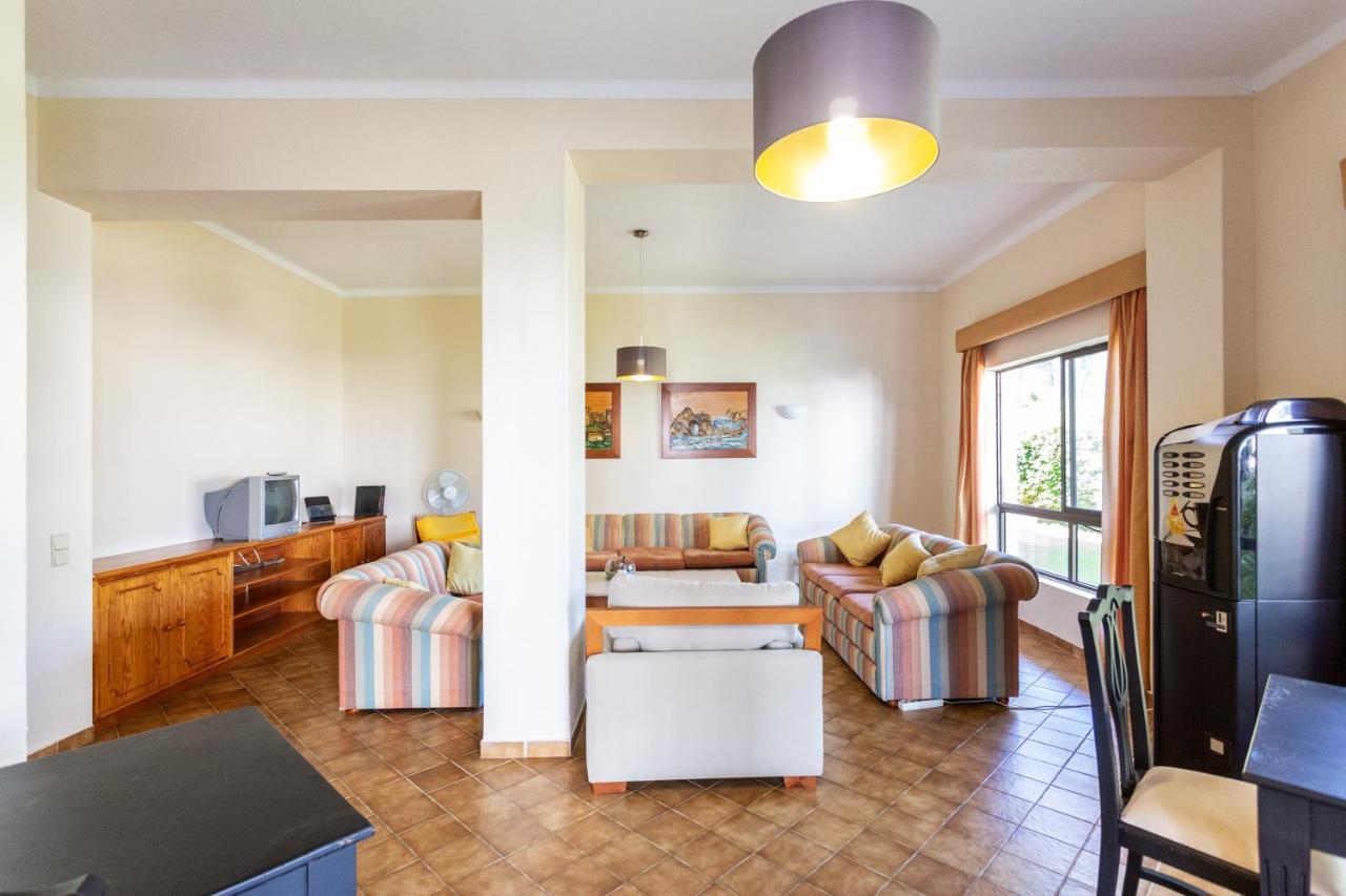 Host Wise - Bright Cozy Flats W Terrace & Pool Lägenhet Quarteira Exteriör bild