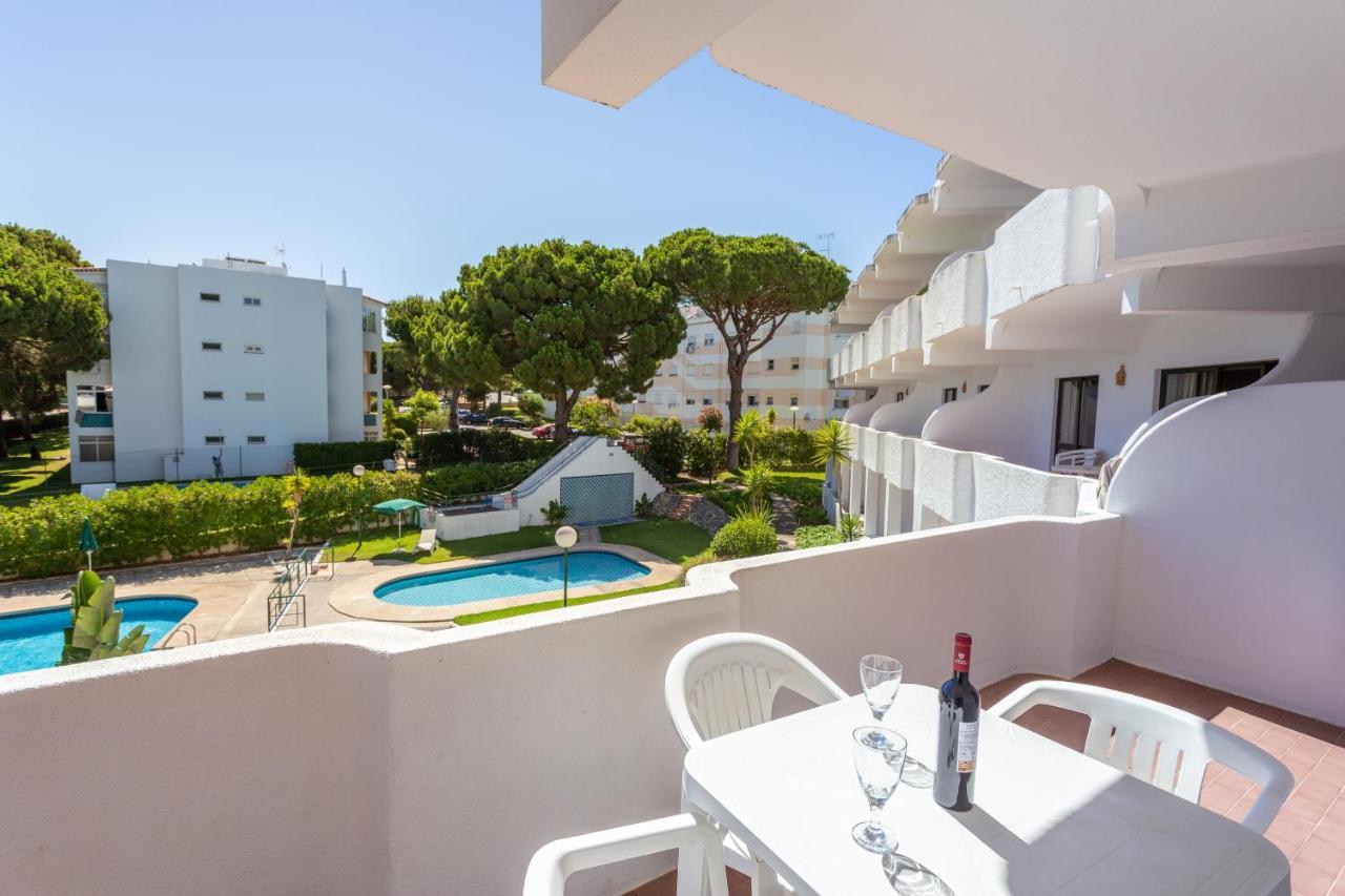 Host Wise - Bright Cozy Flats W Terrace & Pool Lägenhet Quarteira Exteriör bild